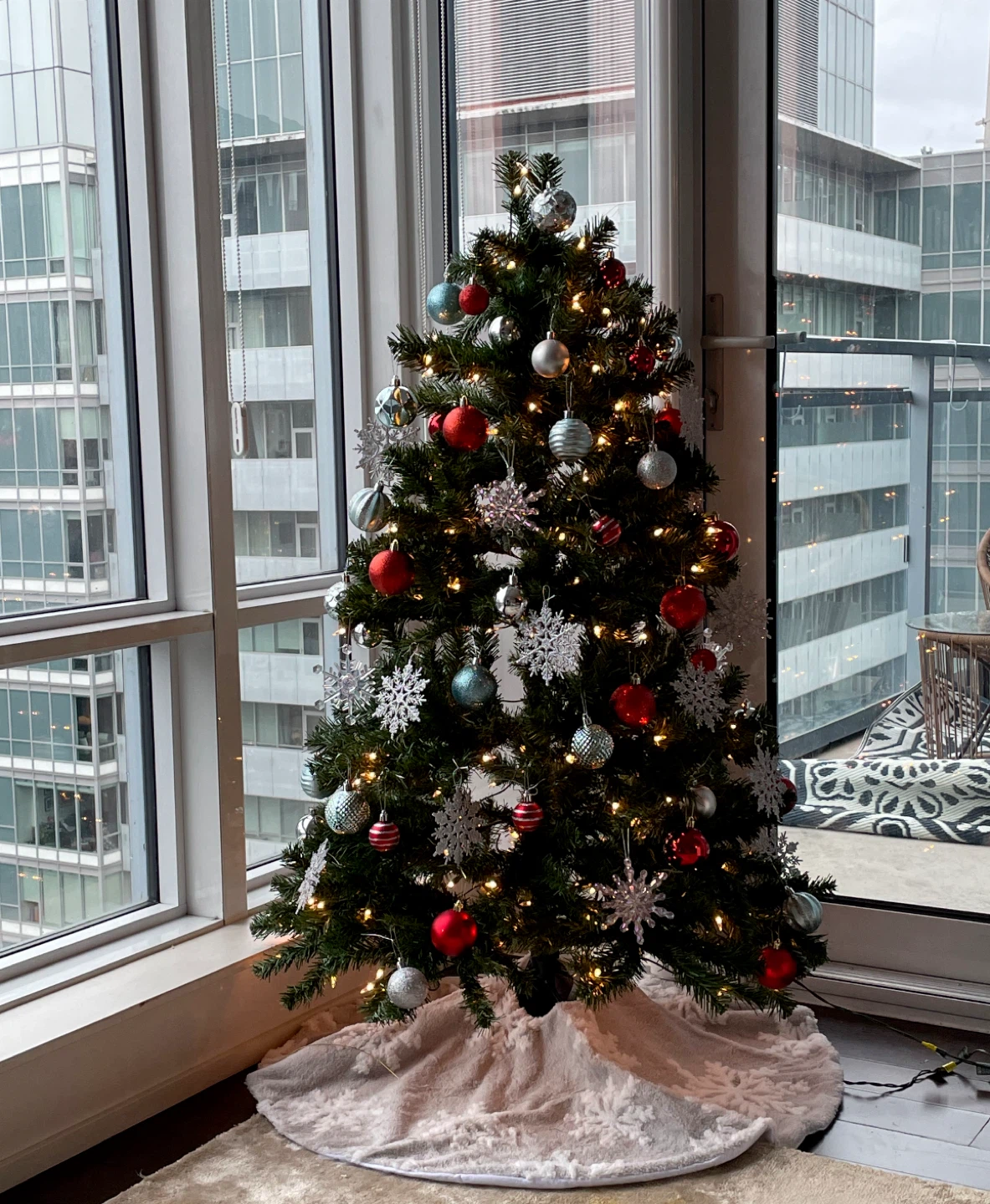 4.5 ft Spruce Christmas Tree