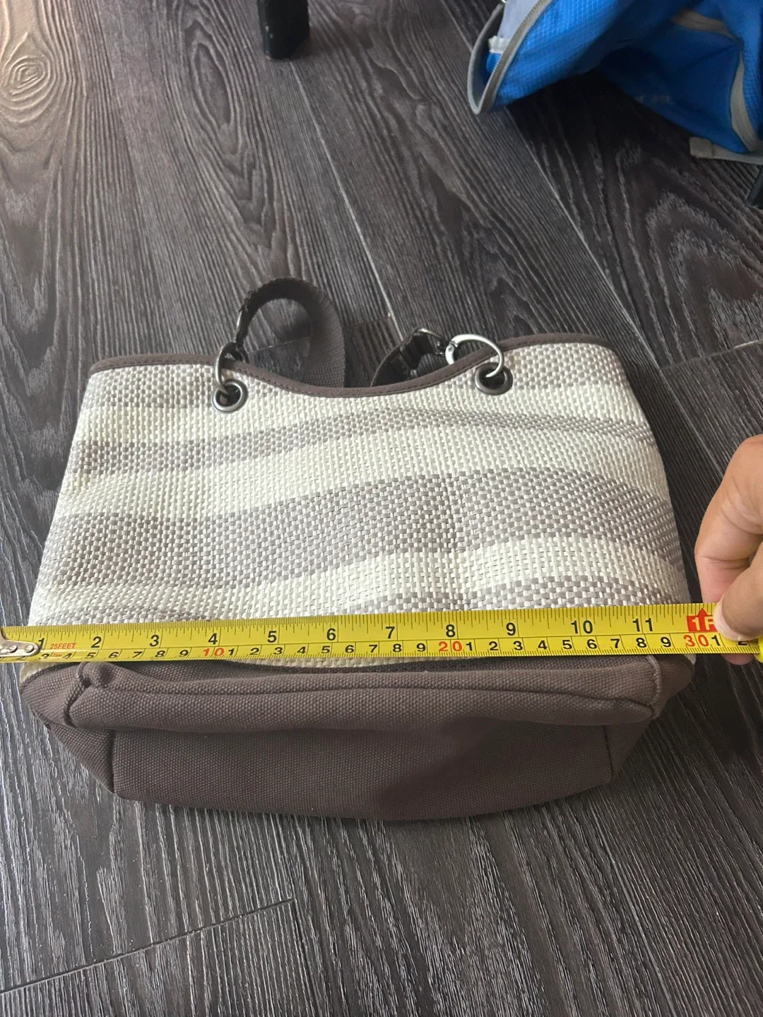 Striped Tote Bag image indicator(3)