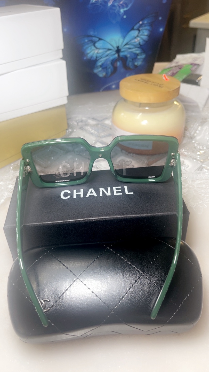Chanel Sunglasses Green - photo 4