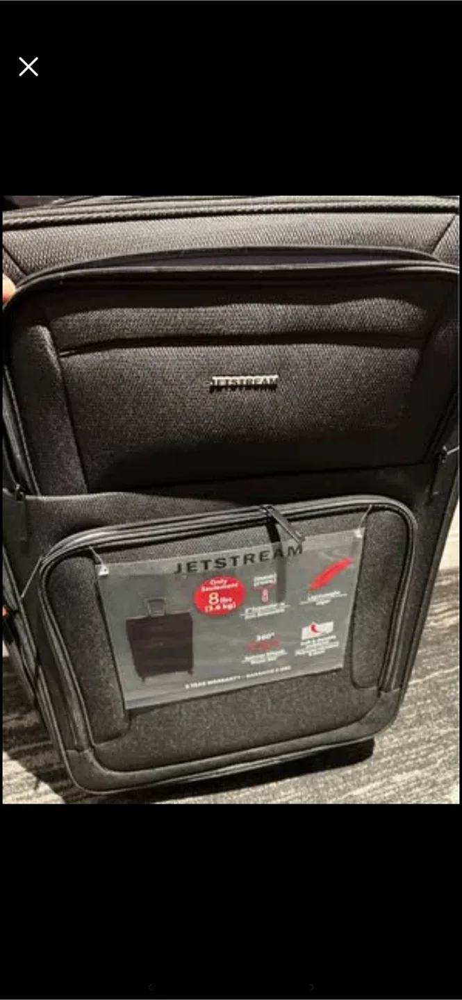 New 28" Spinner Suitcase thumbnail