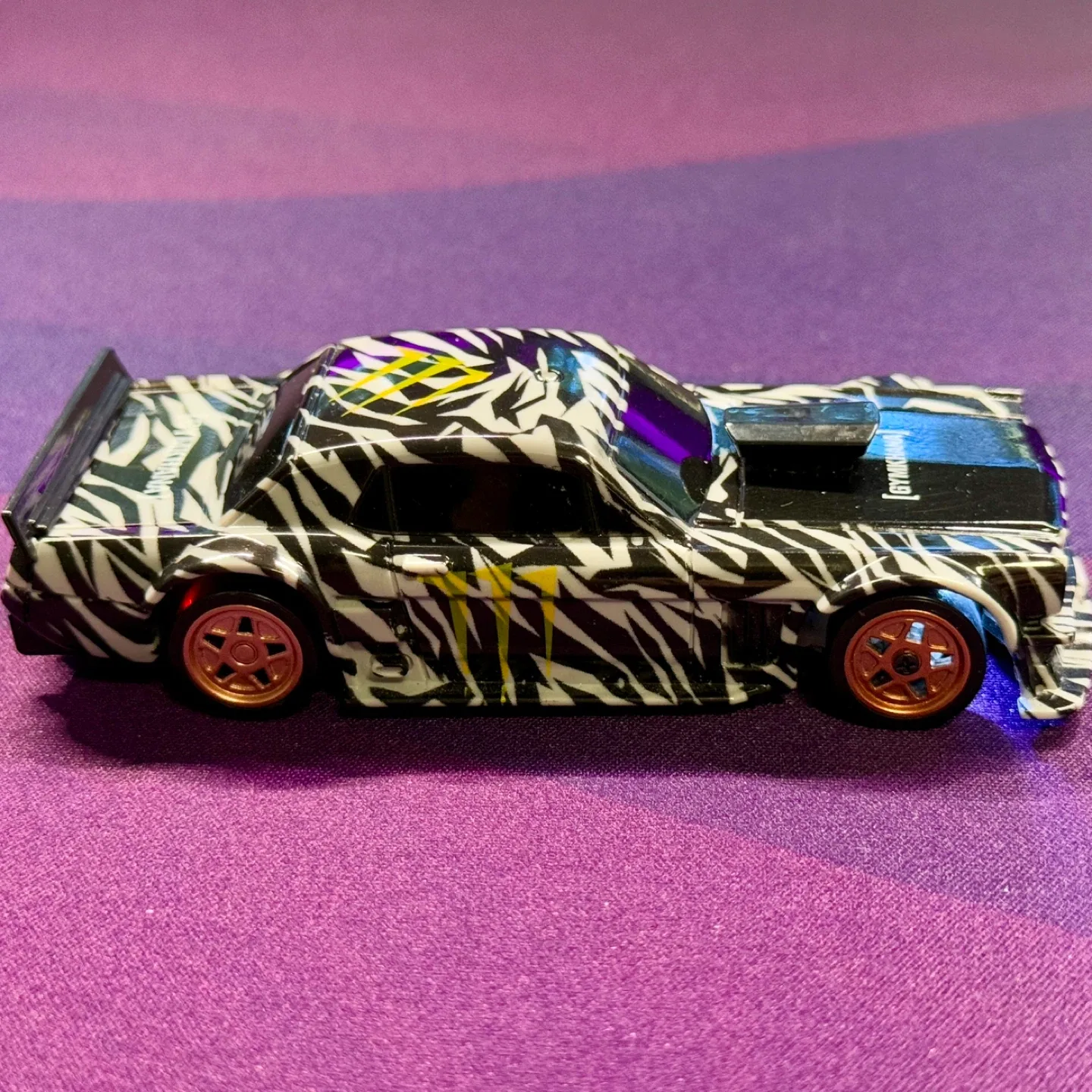 RC Drift Car - 1:43 Micro with Gyroscope image indicator(3)