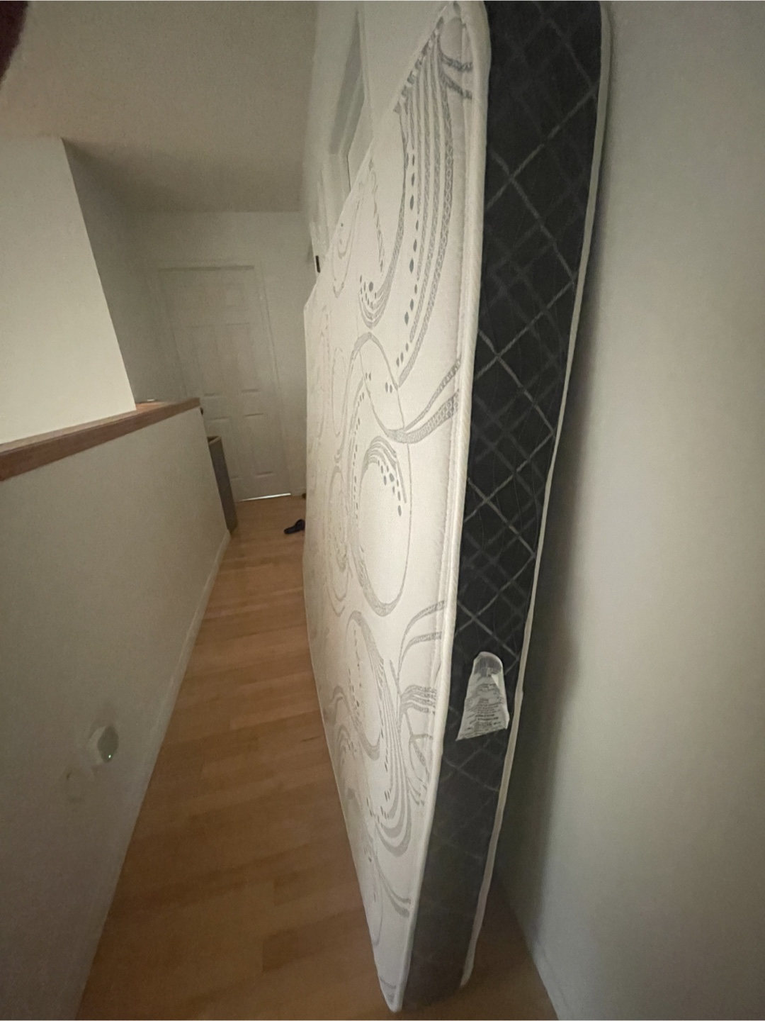 Queen 5 inch foam mattress - photo 3