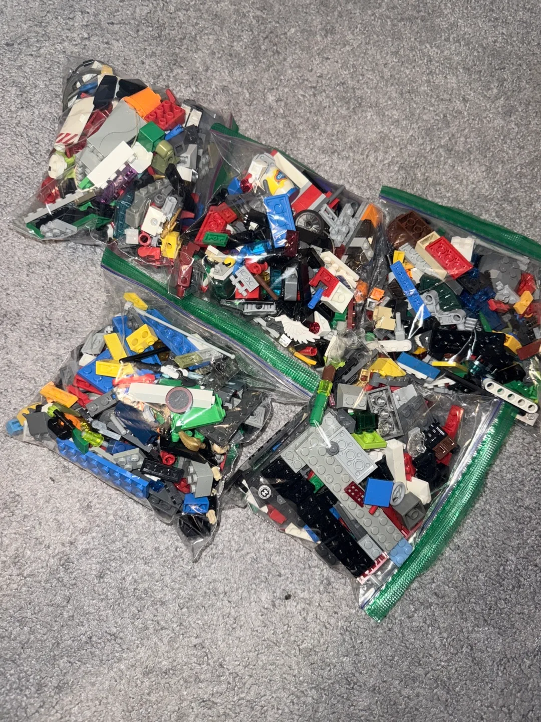 Lego Mixed Bricks and Accessories 25$ per 2 bag. image indicator(2)