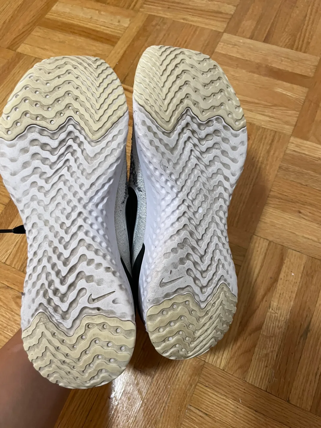 Nike Epic React Flyknit 2 - US 6-6,5 image indicator(4)