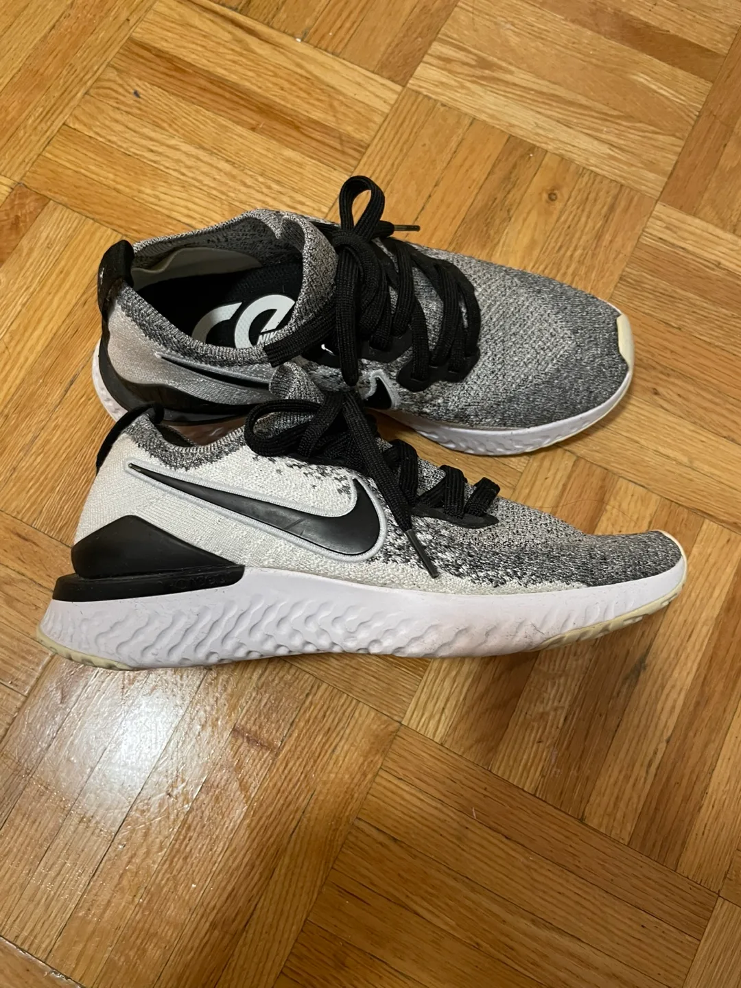 Nike Epic React Flyknit 2 - US 6-6,5 thumbnail