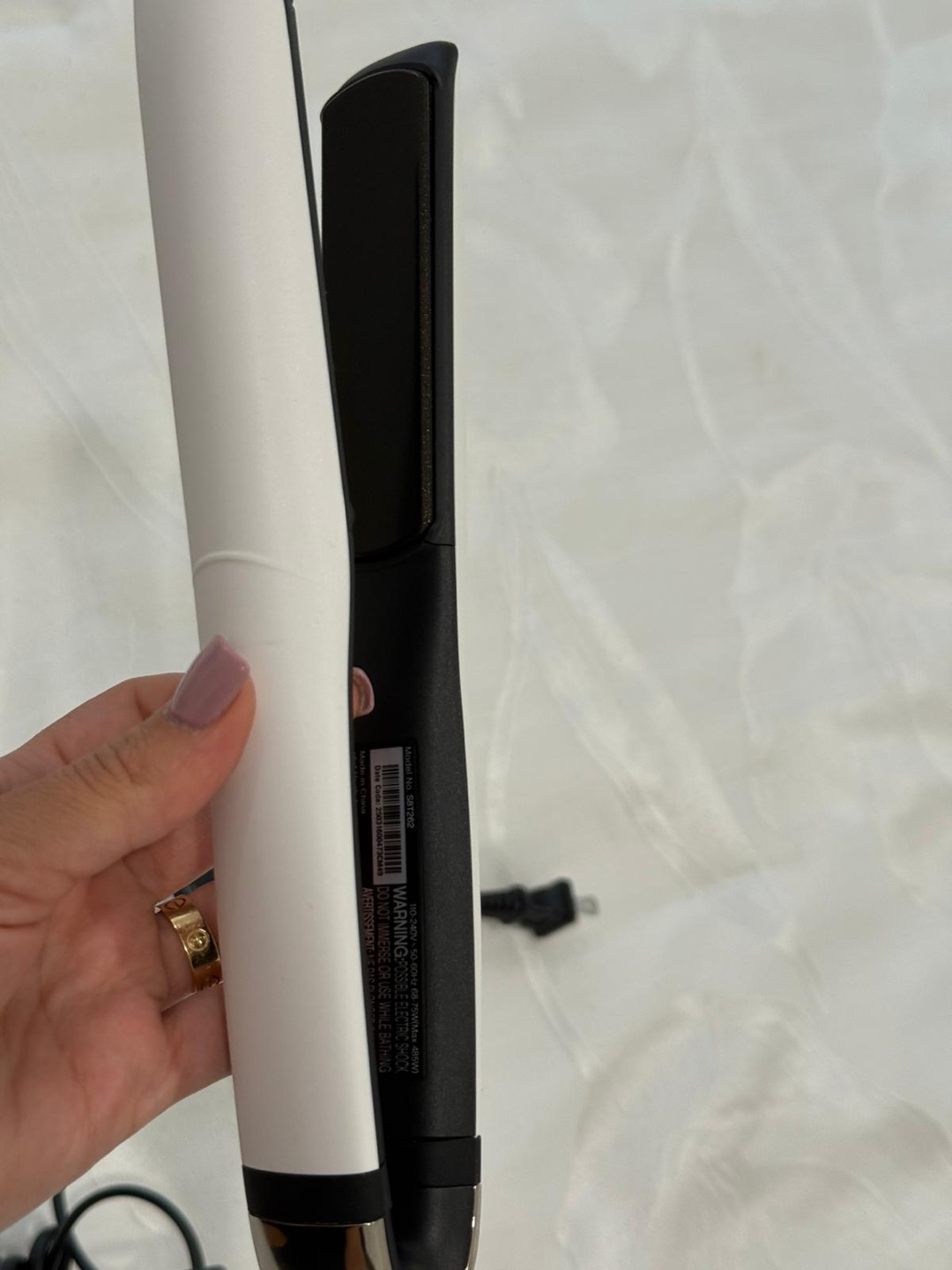 GHD Platinum+ Flat Iron - LIKE NEW - photo 3