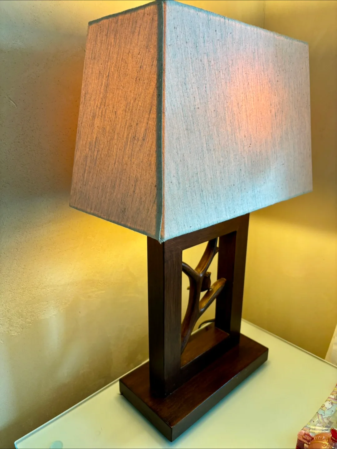 Table Lamp with Wooden Bird Design image indicator(2)