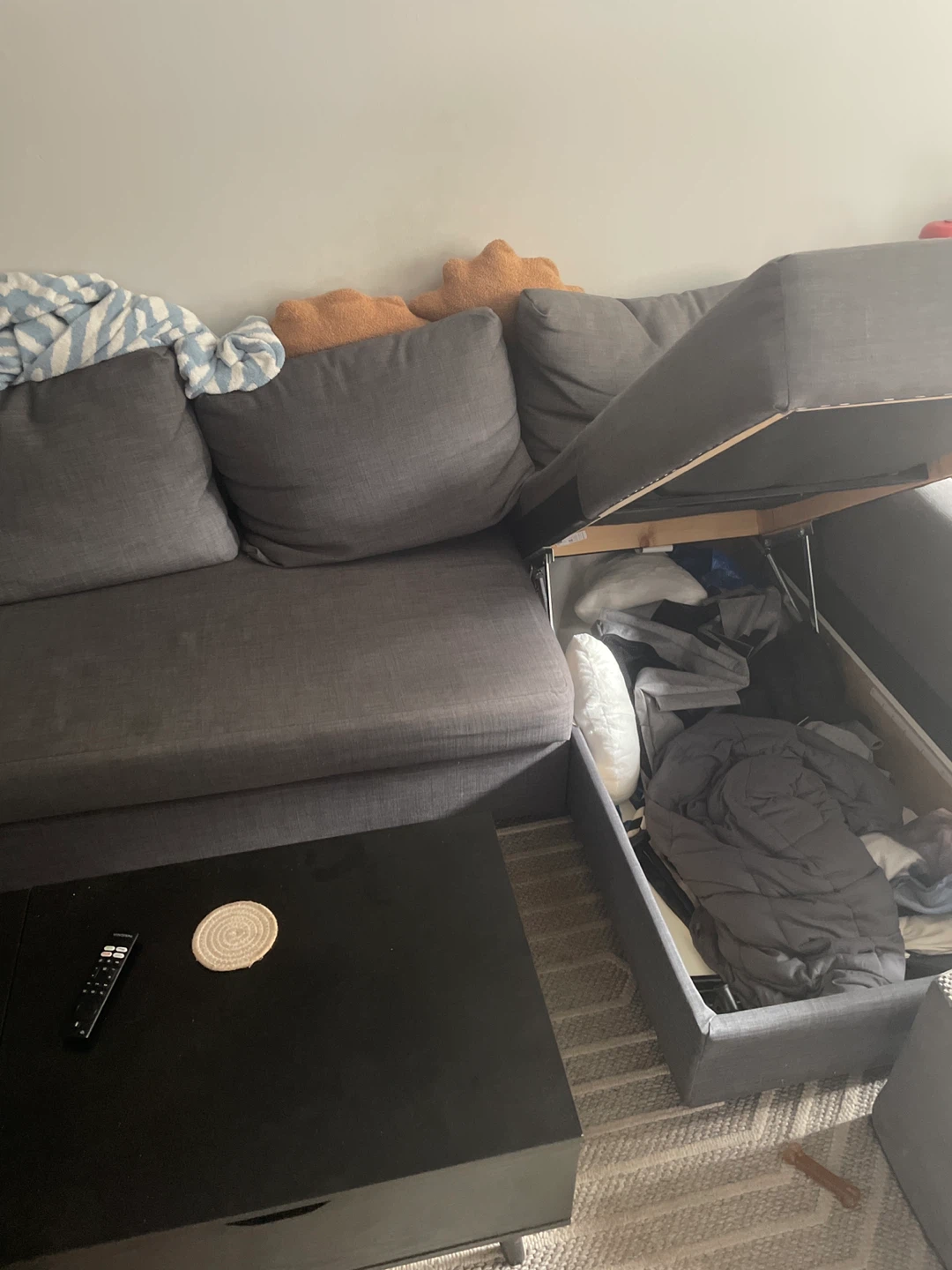 Couch - photo 2