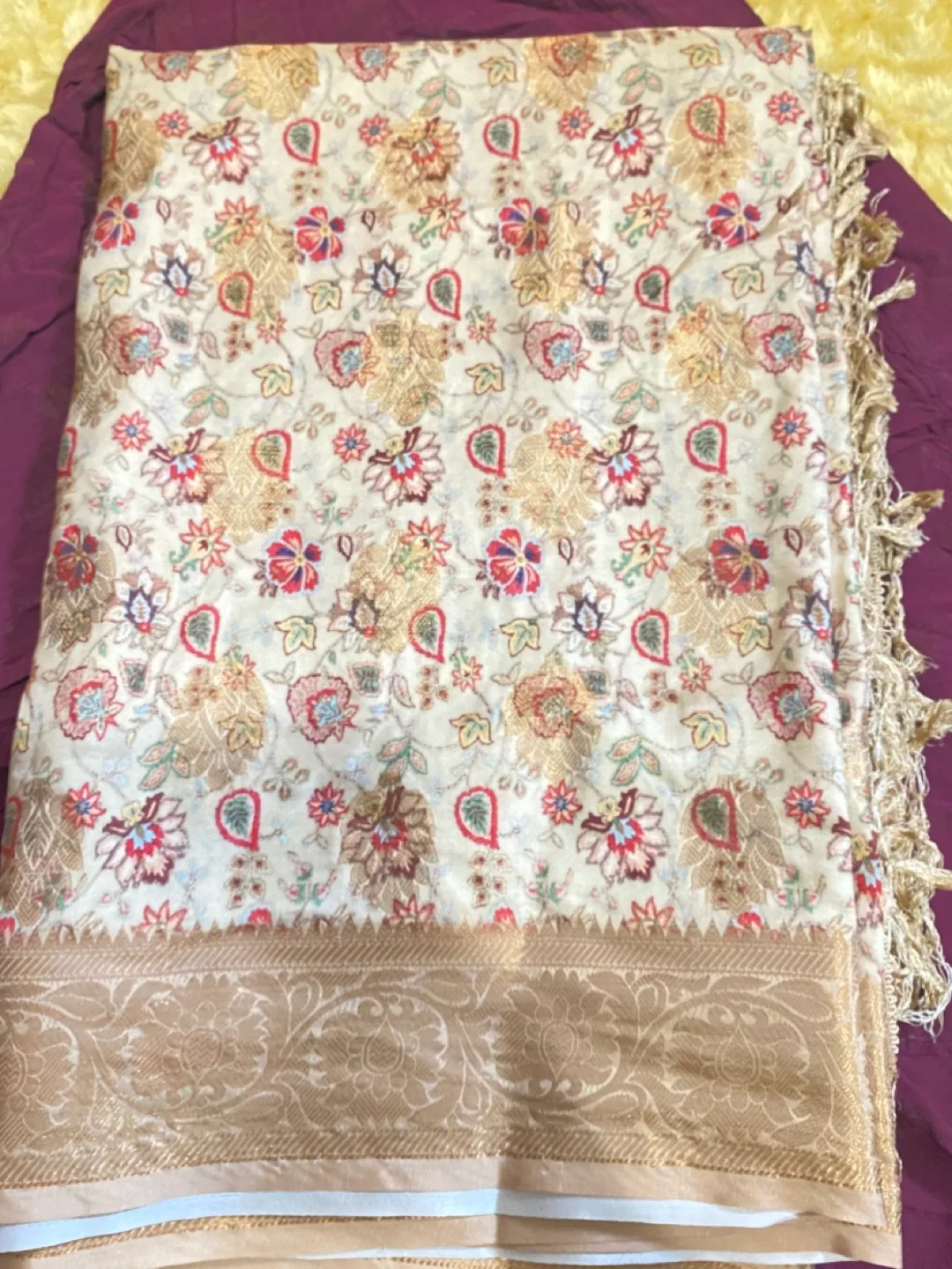 Floral Patterned  saree with Tassels thumbnail
