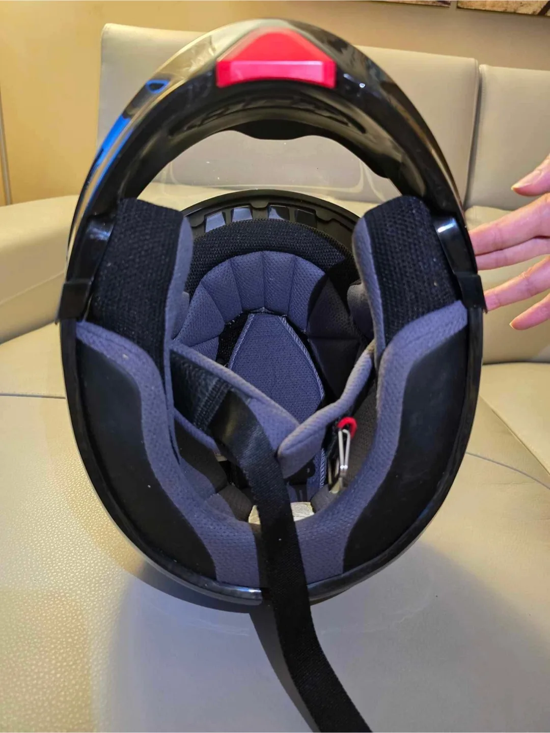 HJC Symax Helmet - Black image indicator(4)