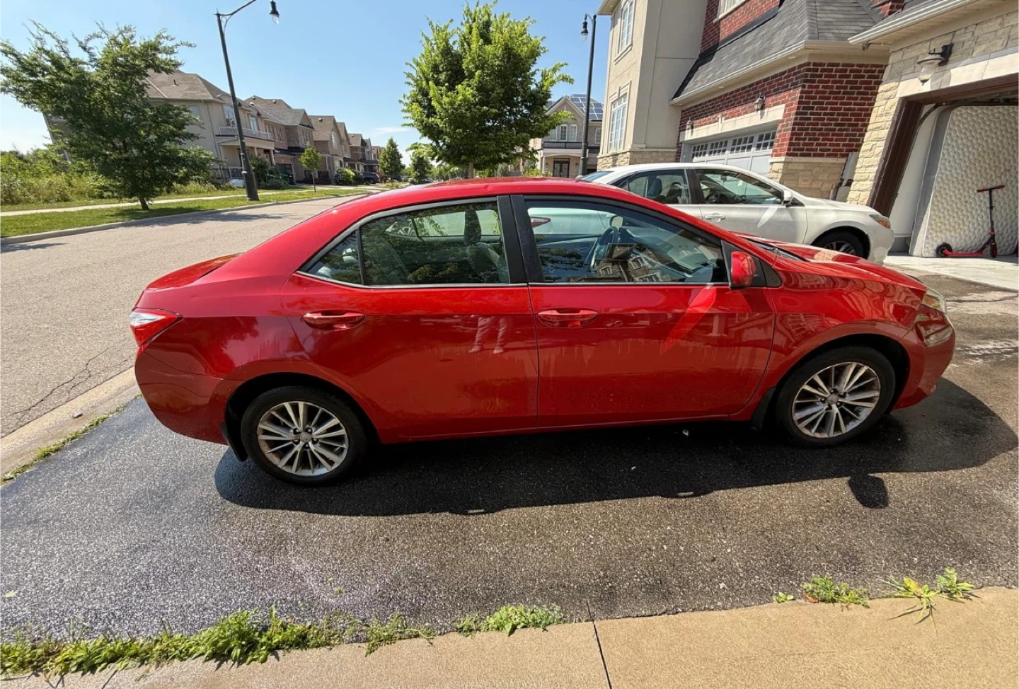 Red Toyota Corolla LE 2015 - photo 3