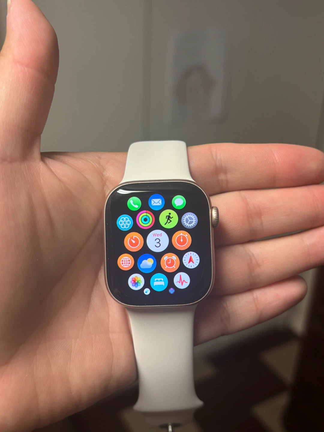 Apple Watch Series 10 42mm Gold with Extra Band - photo 3