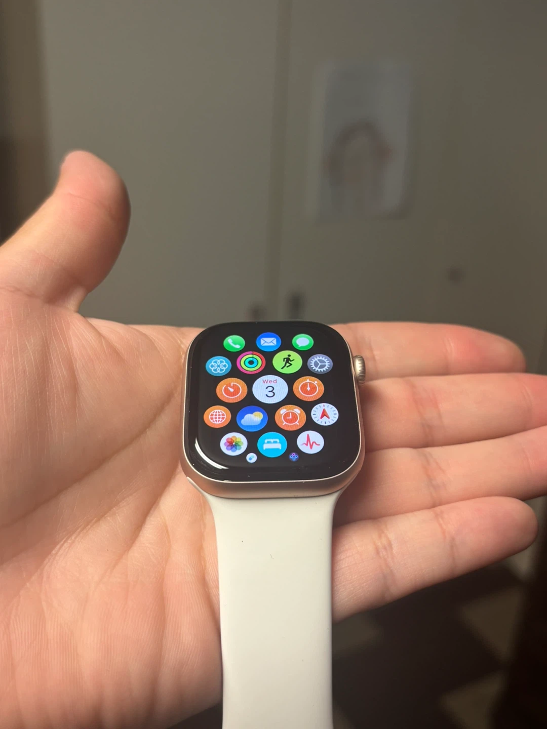 Apple Watch Series 10 42mm Gold with Extra Band - photo 2