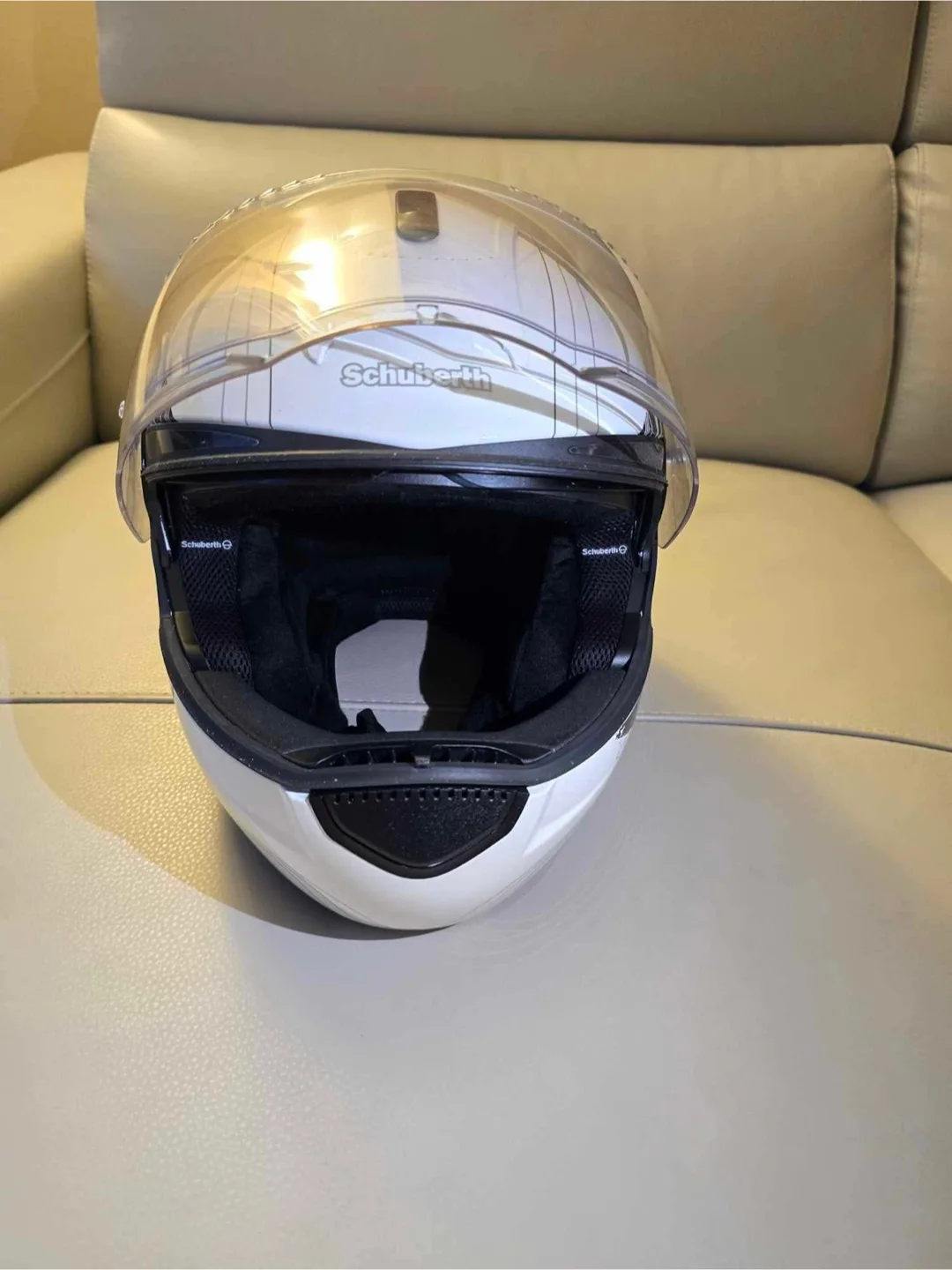 Schuberth Motorcycle Helmet - White image indicator(4)