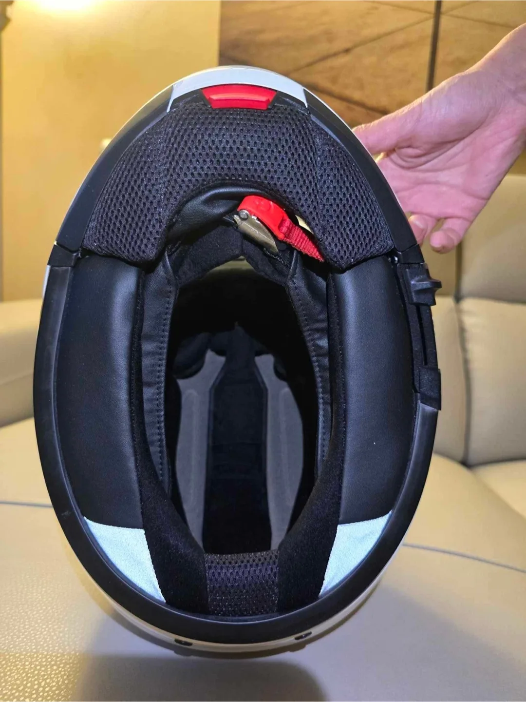 Schuberth Motorcycle Helmet - White image indicator(6)