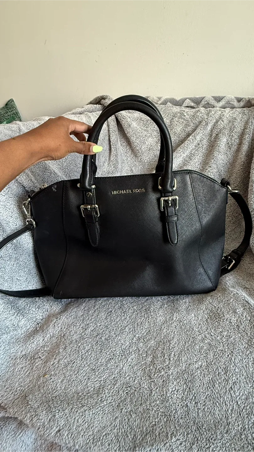 Michael Kors Black Handbag image indicator(2)