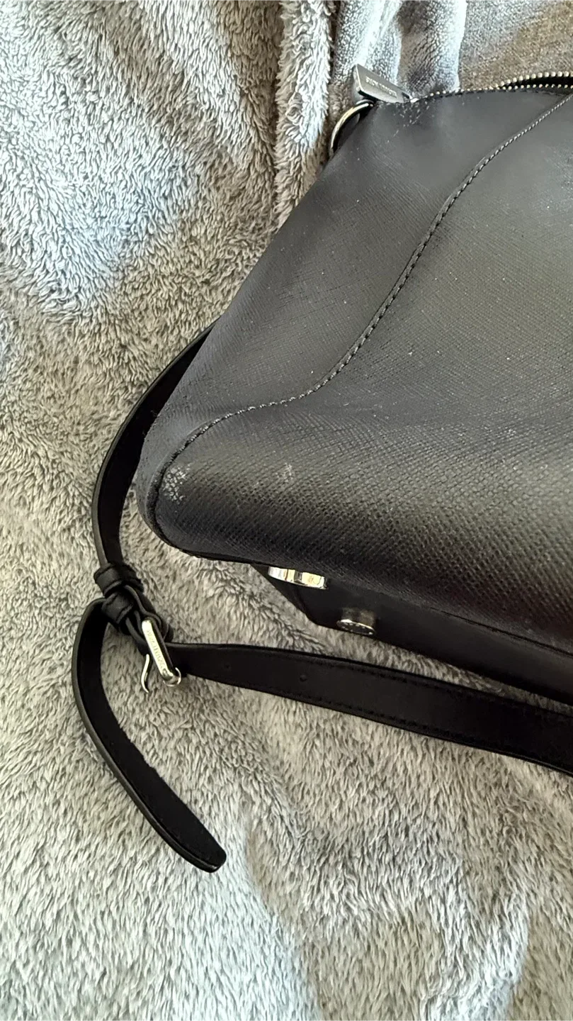 Michael Kors Black Handbag image indicator(6)