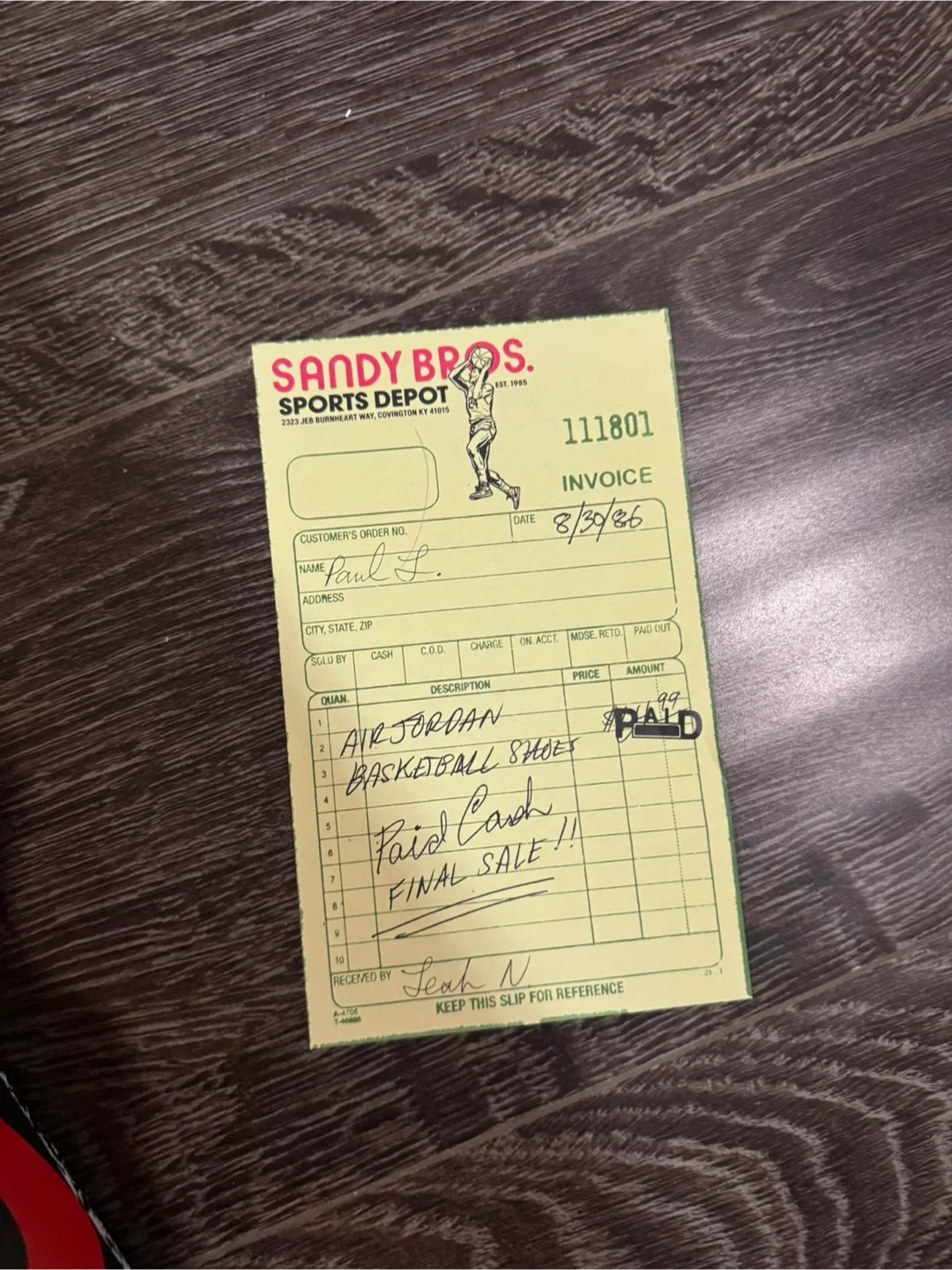 Air Jordan 1 lost and founds - Size 8.5 & 9 image indicator(6)