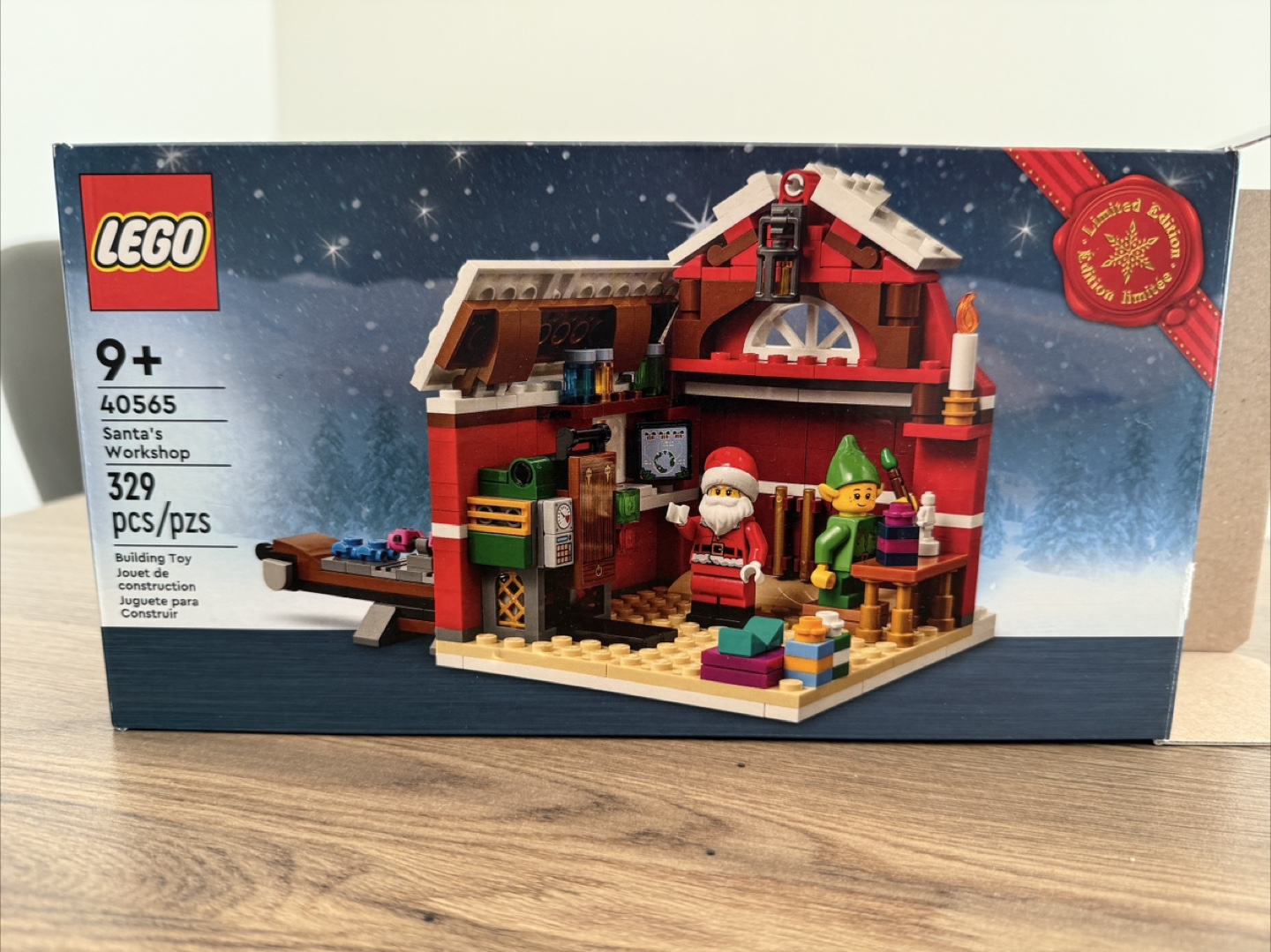 LEGO Santa's Workshop - 329 pcs