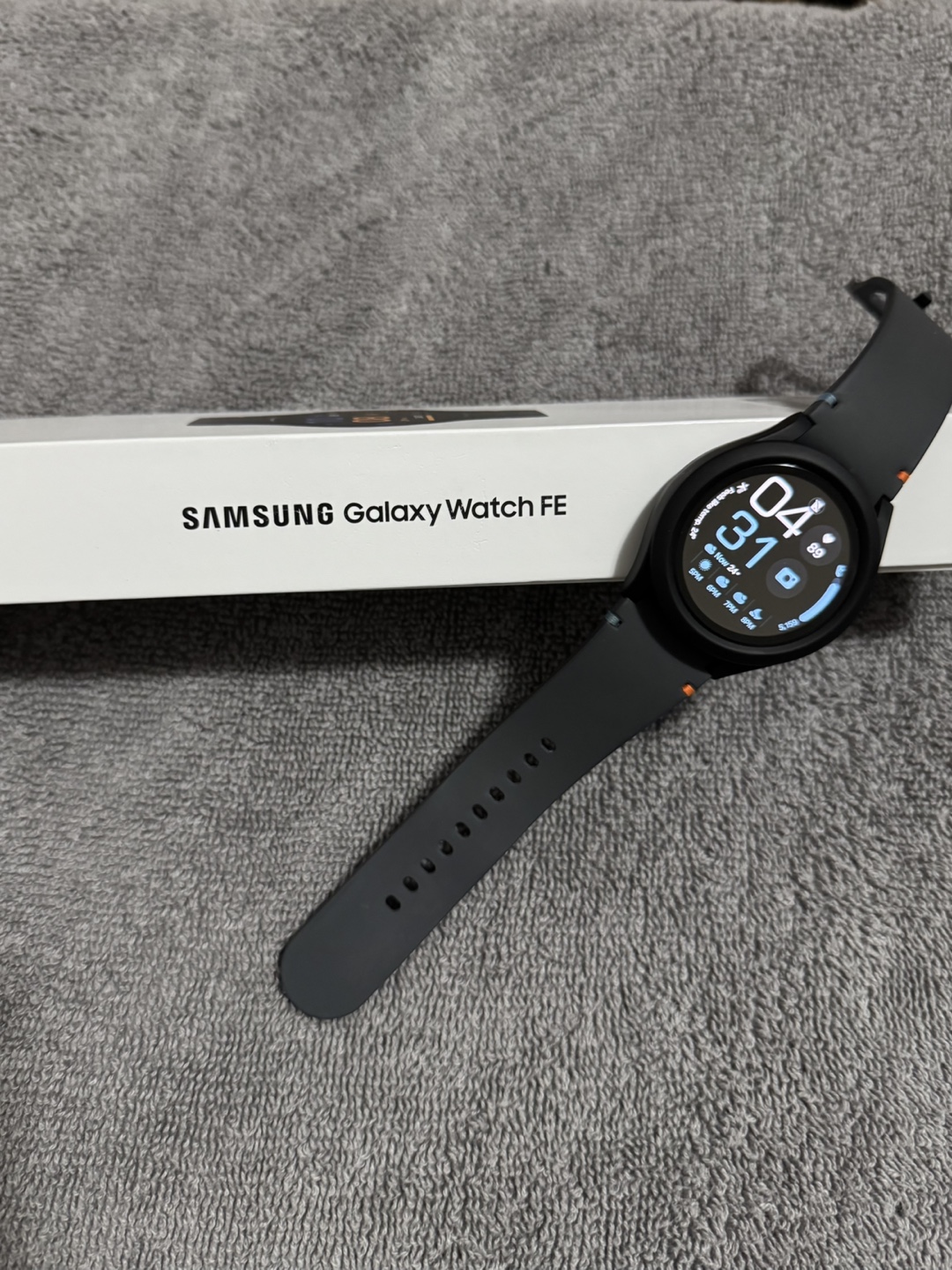 Samsung Galaxy Watch FE - photo 2