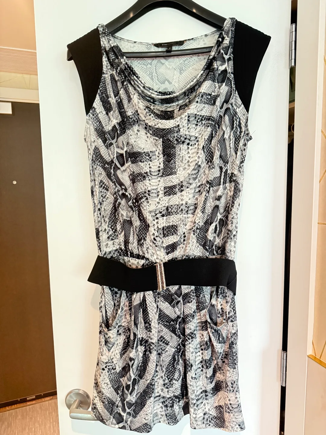 BCBGMAXAZRIA Dress - Size M thumbnail