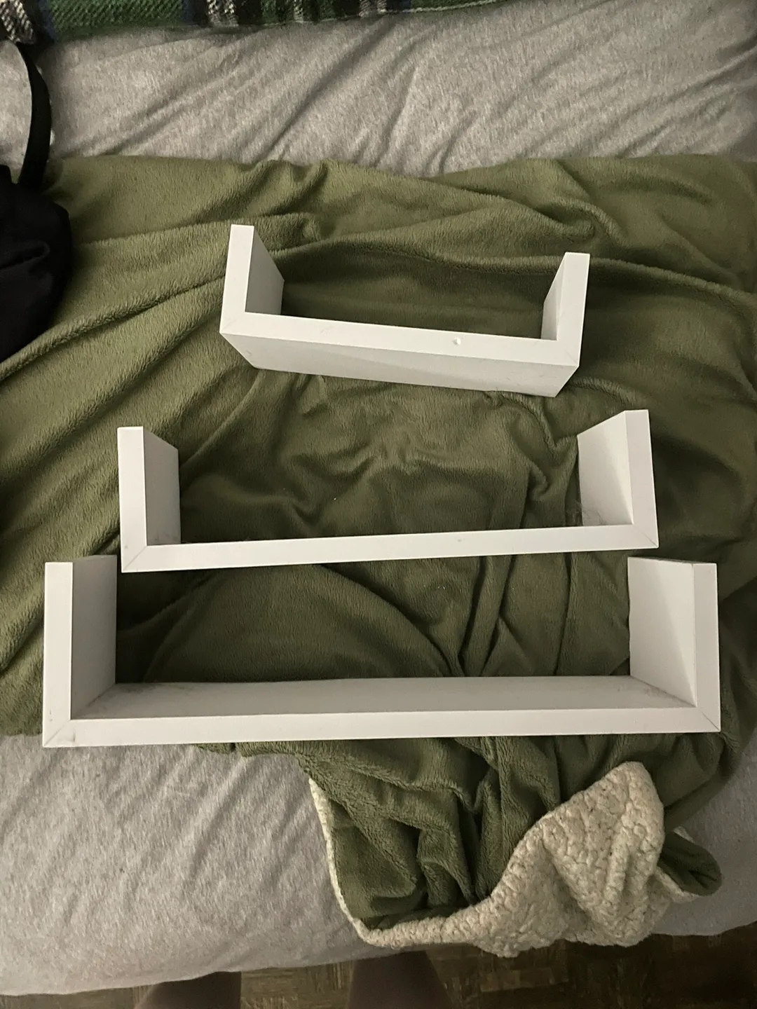 Set of 3 White Floating Shelves thumbnail