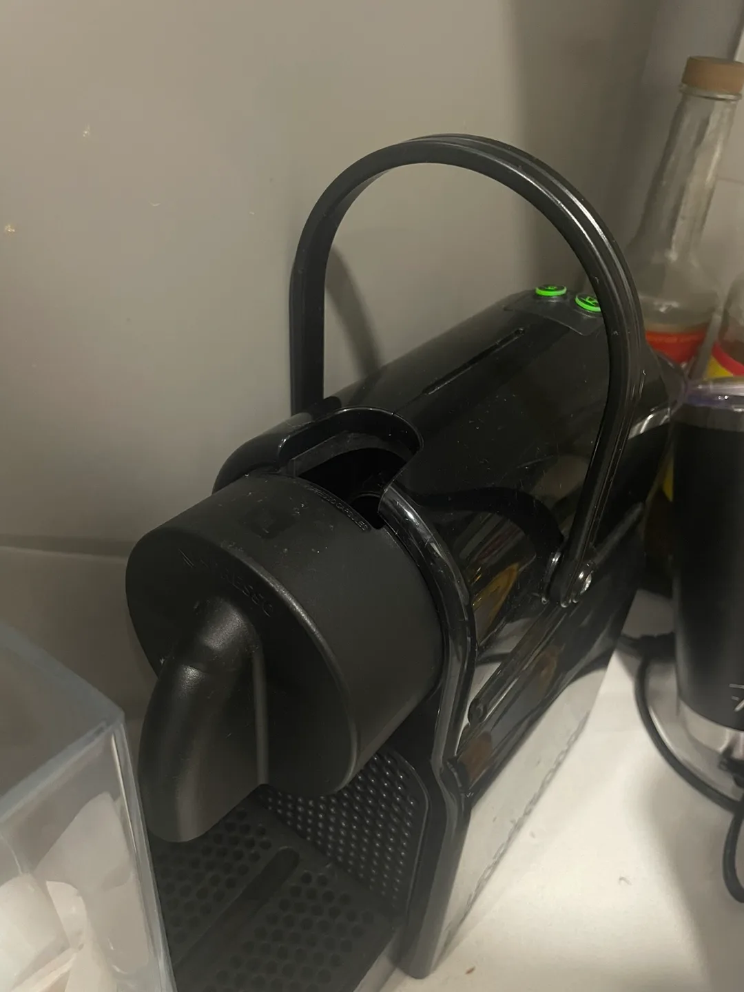 Nespresso Inissia Coffee Machine - Black image indicator(2)