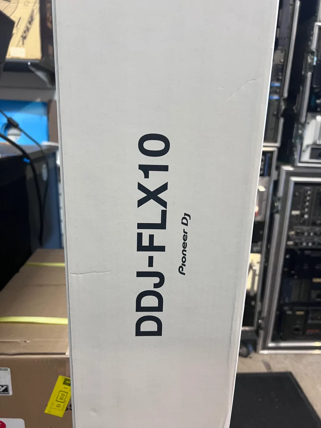 Pioneer DJ DDJ-FLX10 DJ Controller - Like New! image indicator(2)