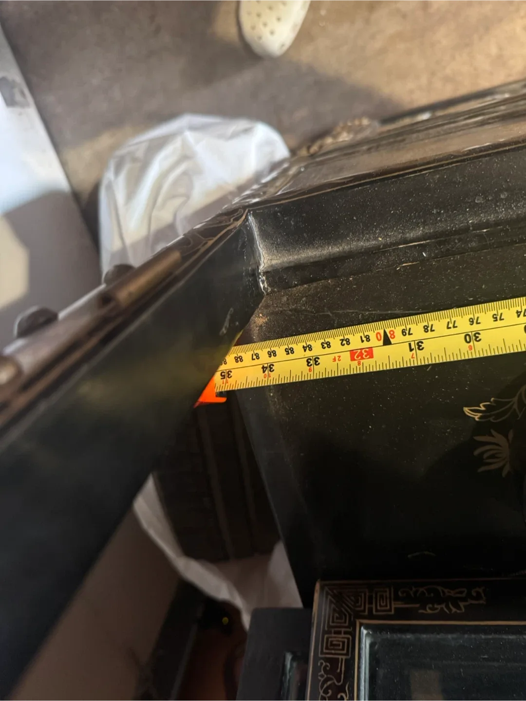 Display Cabinet - Black & Gold image indicator(6)