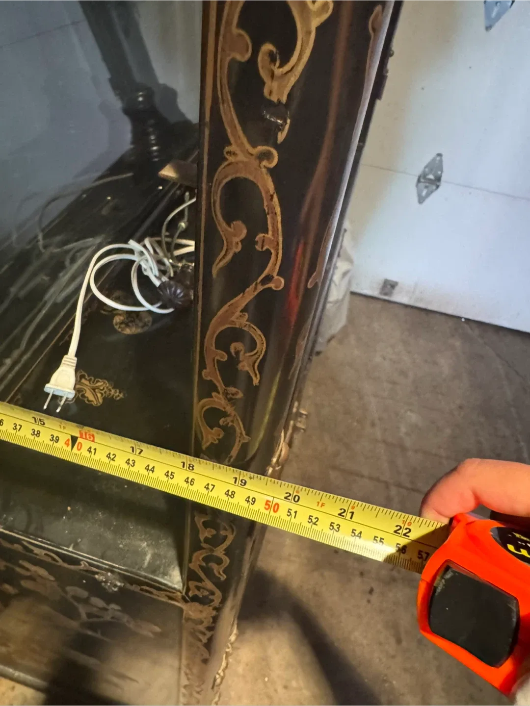 Display Cabinet - Black & Gold image indicator(5)