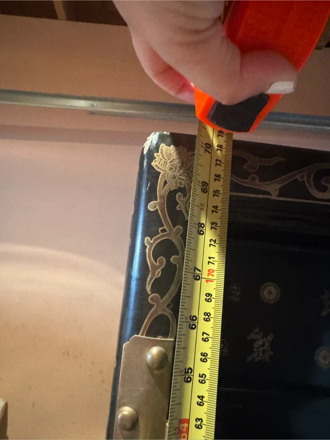 Display Cabinet - Black & Gold image indicator(4)