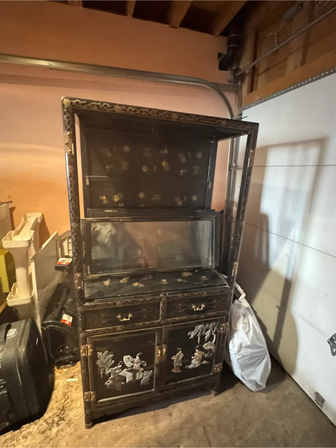 Display Cabinet - Black & Gold image indicator(3)