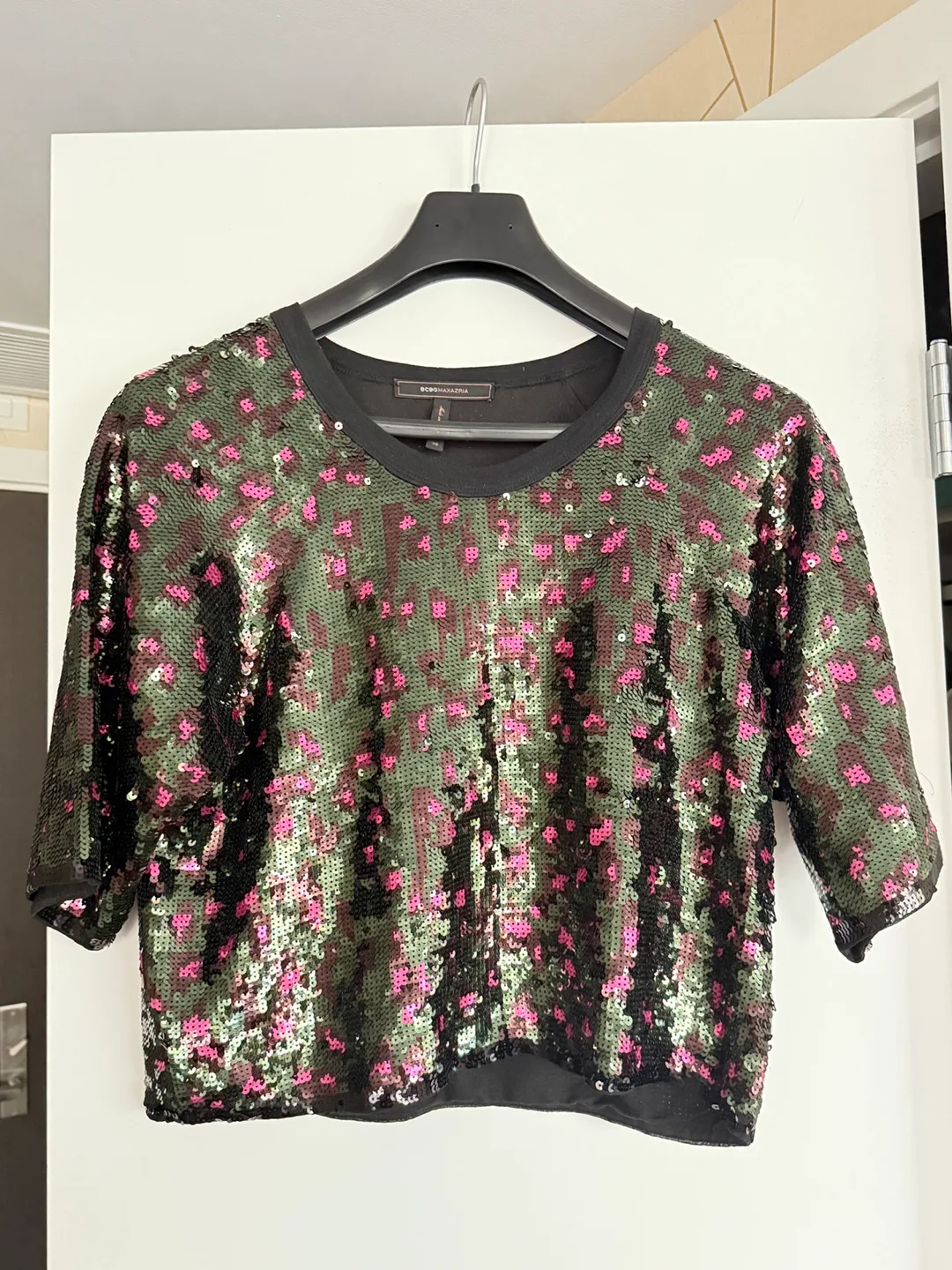 BCBGMAXAZRIA Sequin Top - Size XS thumbnail