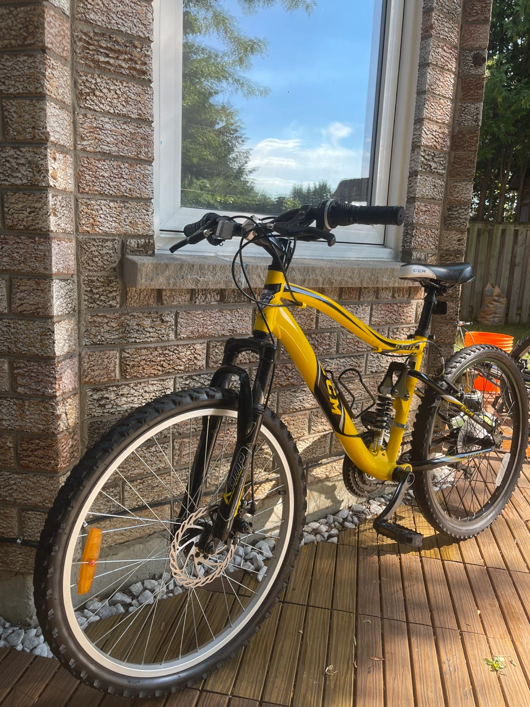 24 CCM Static Full Suspension Mountain Bike - Yellow - photo 2