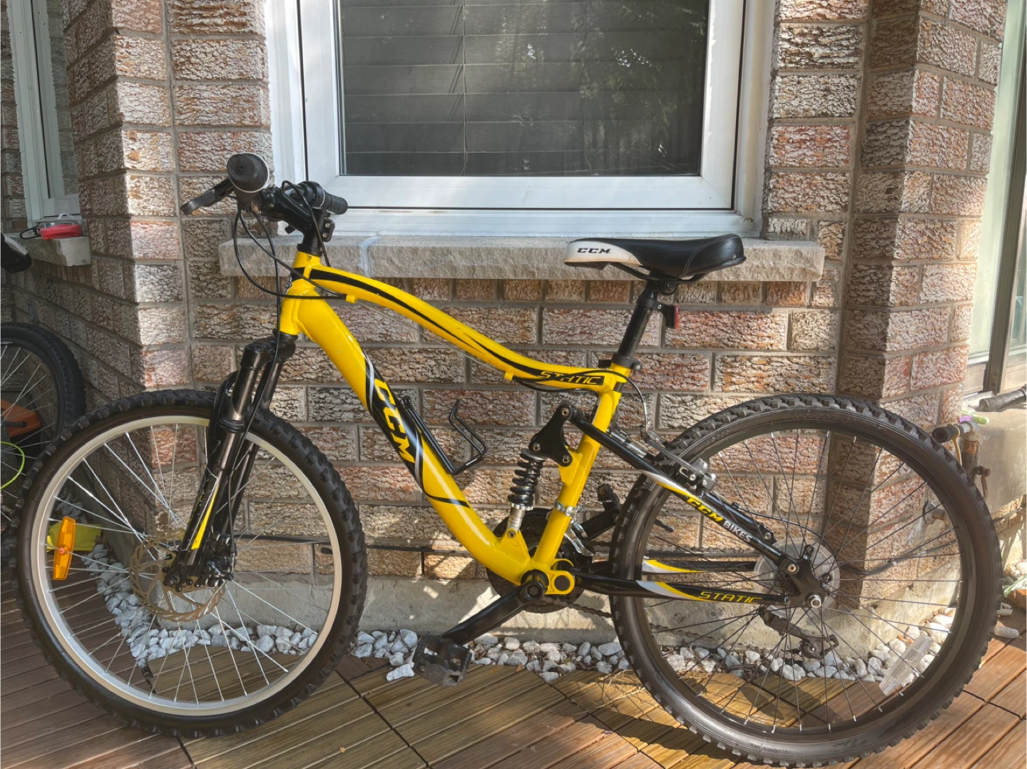 24 CCM Static Full Suspension Mountain Bike - Yellow