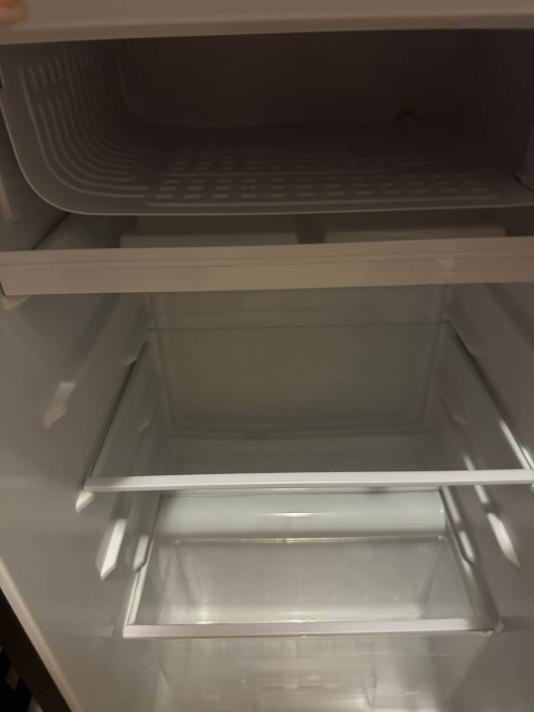 Black+Decker Compact Refrigerator - photo 3