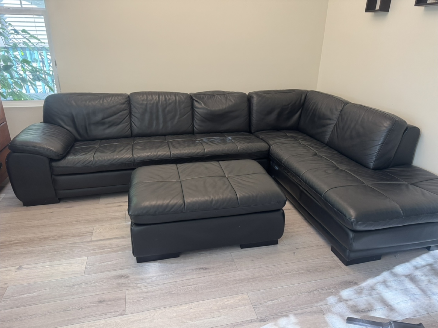 Black Leather Sectional Sofa with Ottoman - photo 3