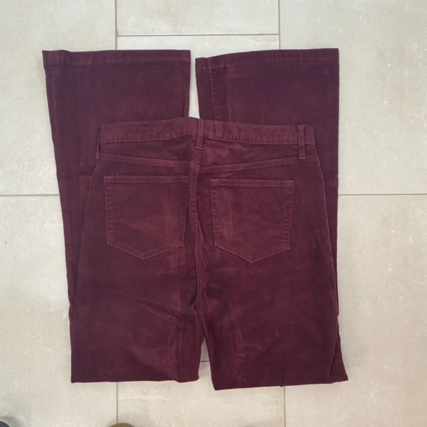GAP '70s Flare High Rise Corduroy Pants - Size 8 image indicator(4)