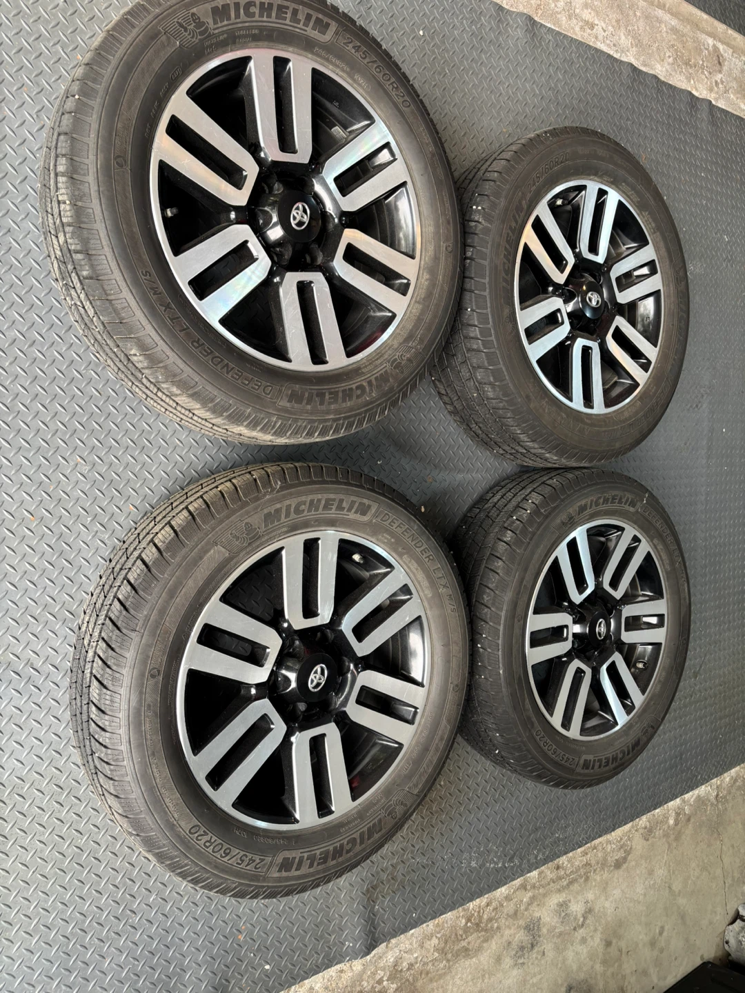 Toyota 4Runner rims and tires - 245/60/R20 - photo 5