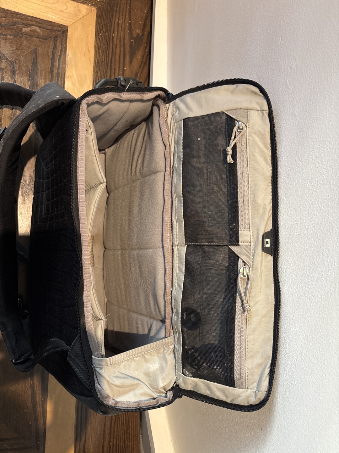 Pacsafe Anti-Theft Backpack Camera Bag Camsafe - photo 5