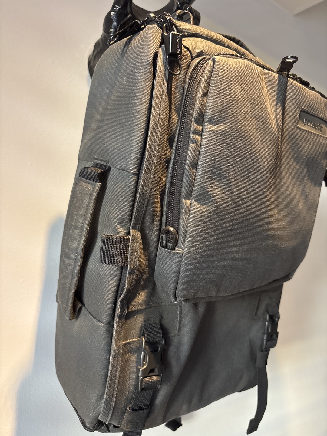 Pacsafe Anti-Theft Backpack Camera Bag Camsafe - photo 2