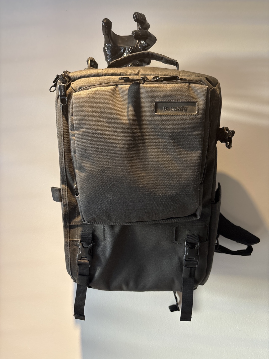 Pacsafe Anti-Theft Backpack Camera Bag Camsafe