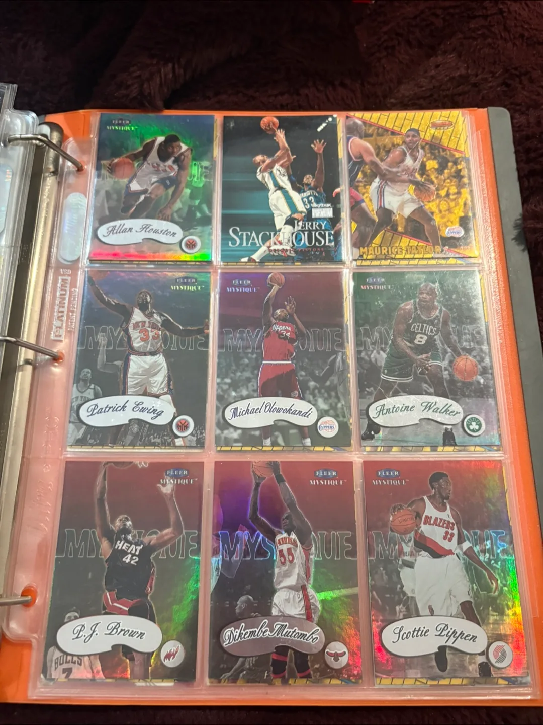 Vintage Basketball Cards Binder image indicator(3)