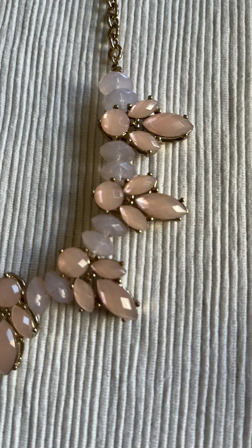 Necklace - Blush and White Stones image indicator(4)