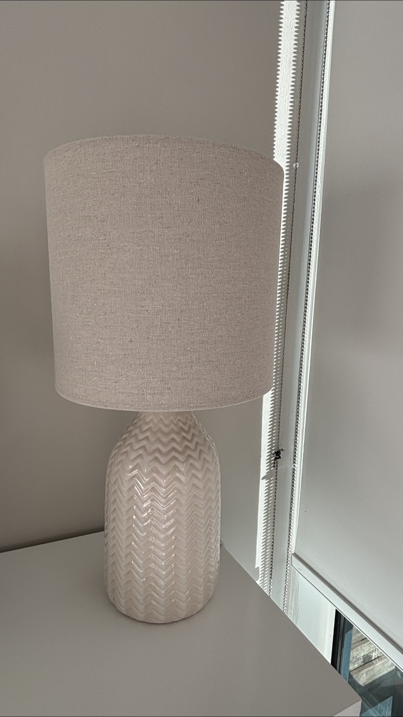2 units Table Lamp with Beige Shade - photo 2