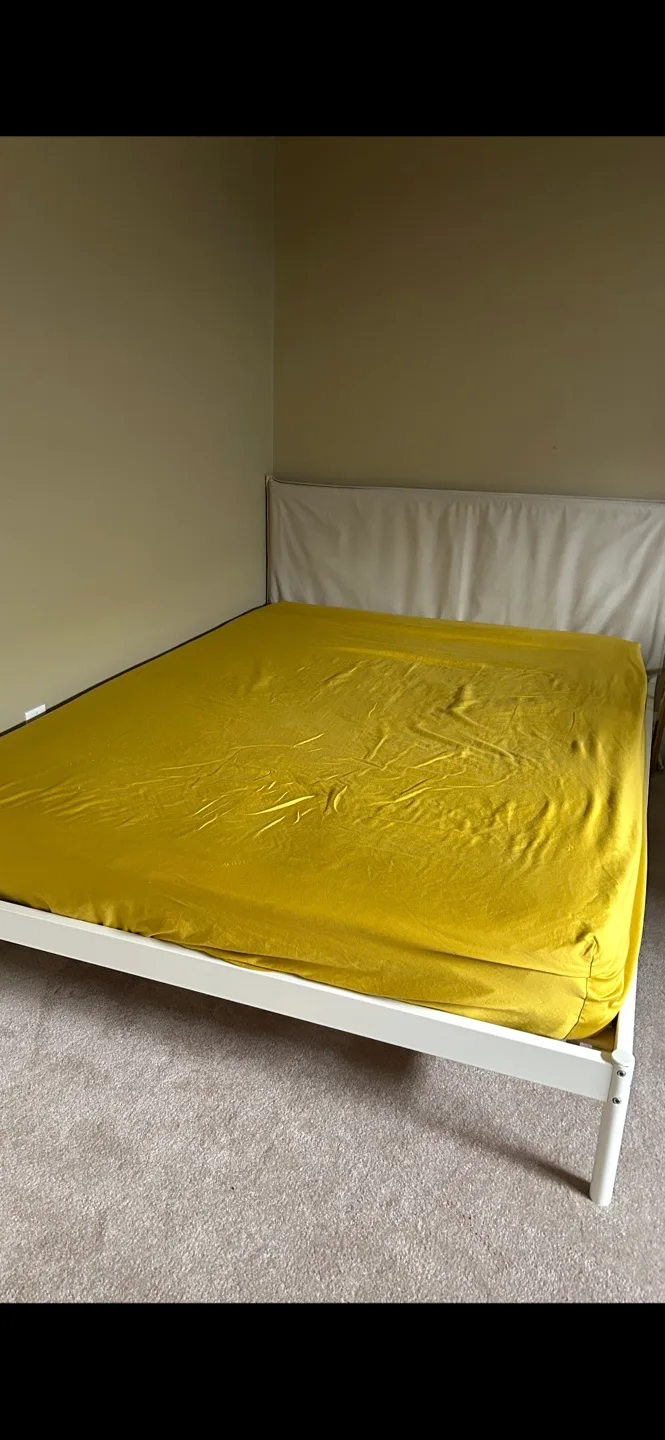 Double Sz bed with mattress