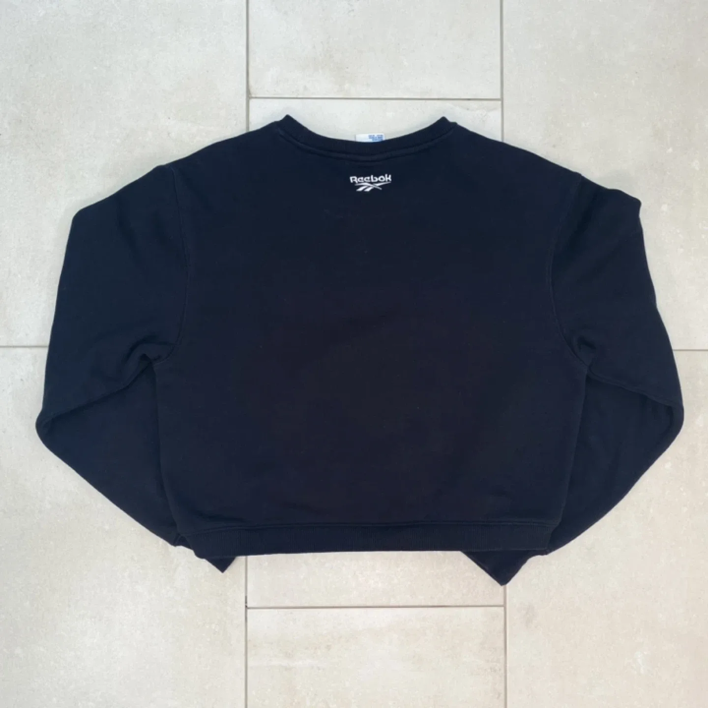 Reebok Classic Black Cropped Sweatshirt image indicator(4)