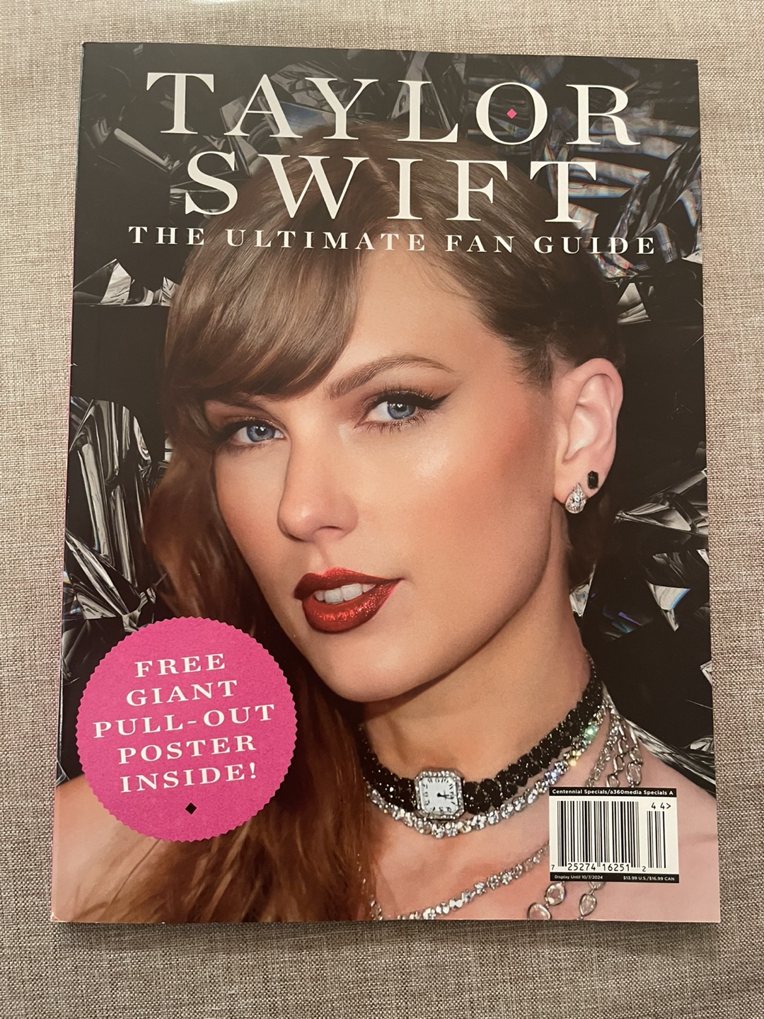 Taylor Swift: The Ultimate Fan Guide Magazine