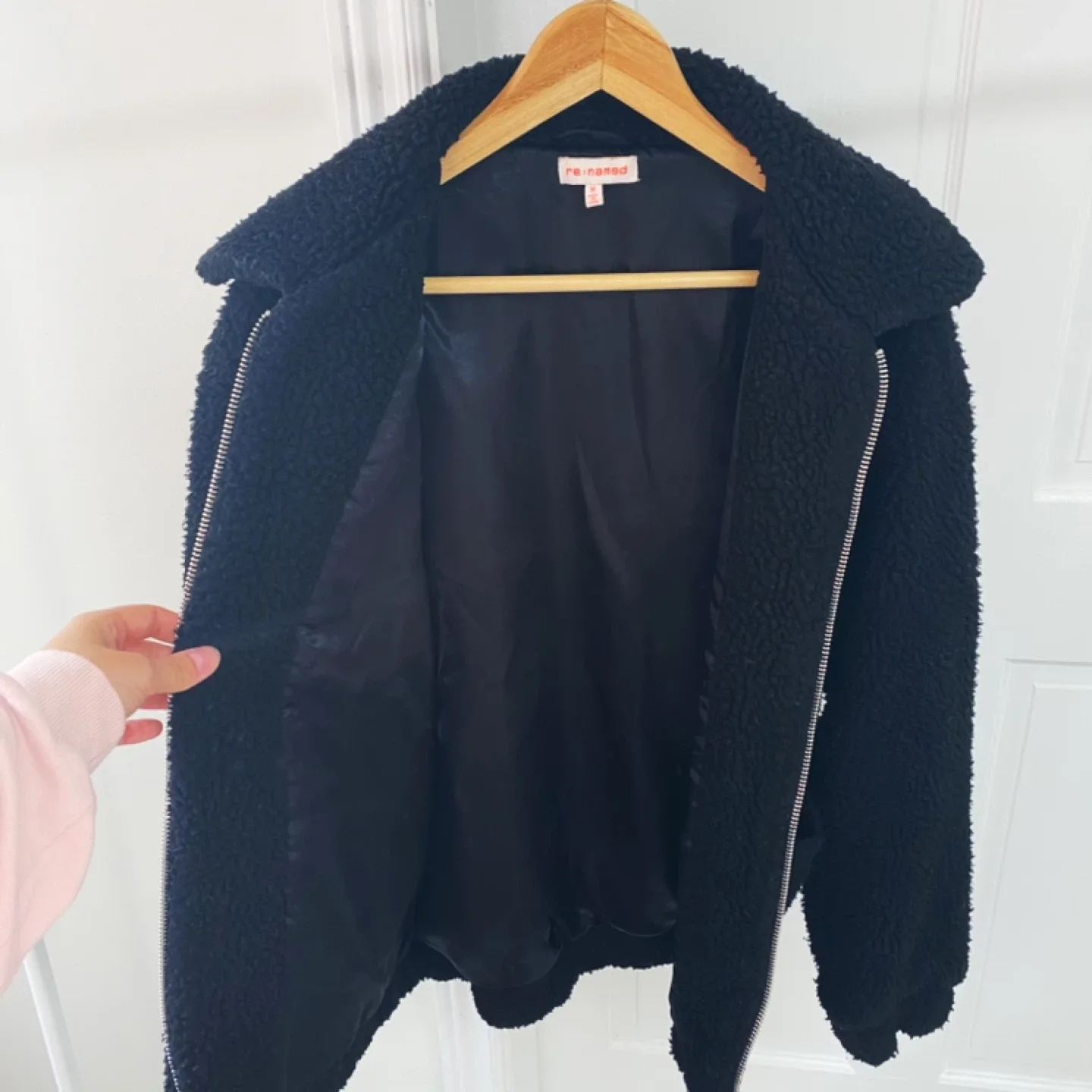 Women’s Black Sherpa Jacket - Size M image indicator(3)