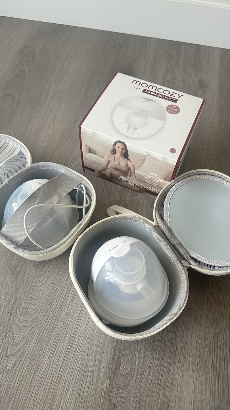 momcozy M5 Breast Pump - Like New!